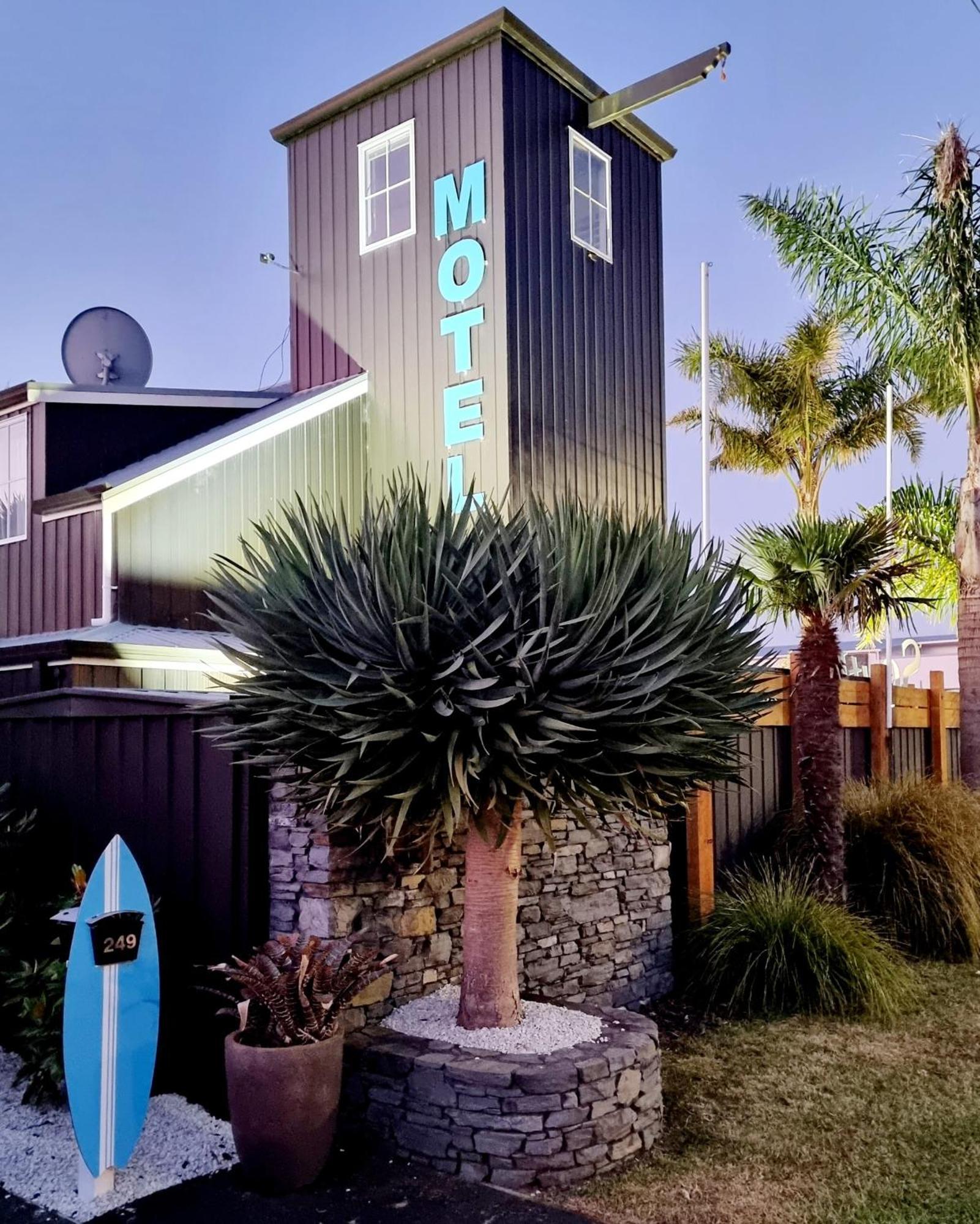 Southpacific Motel Whangamata Εξωτερικό φωτογραφία