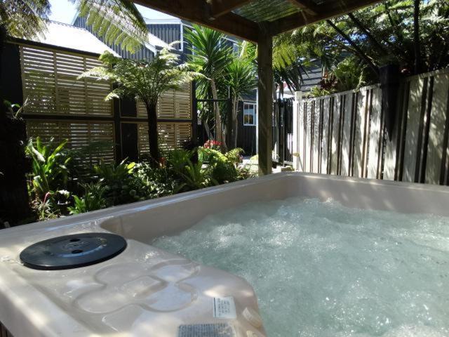 Southpacific Motel Whangamata Εξωτερικό φωτογραφία